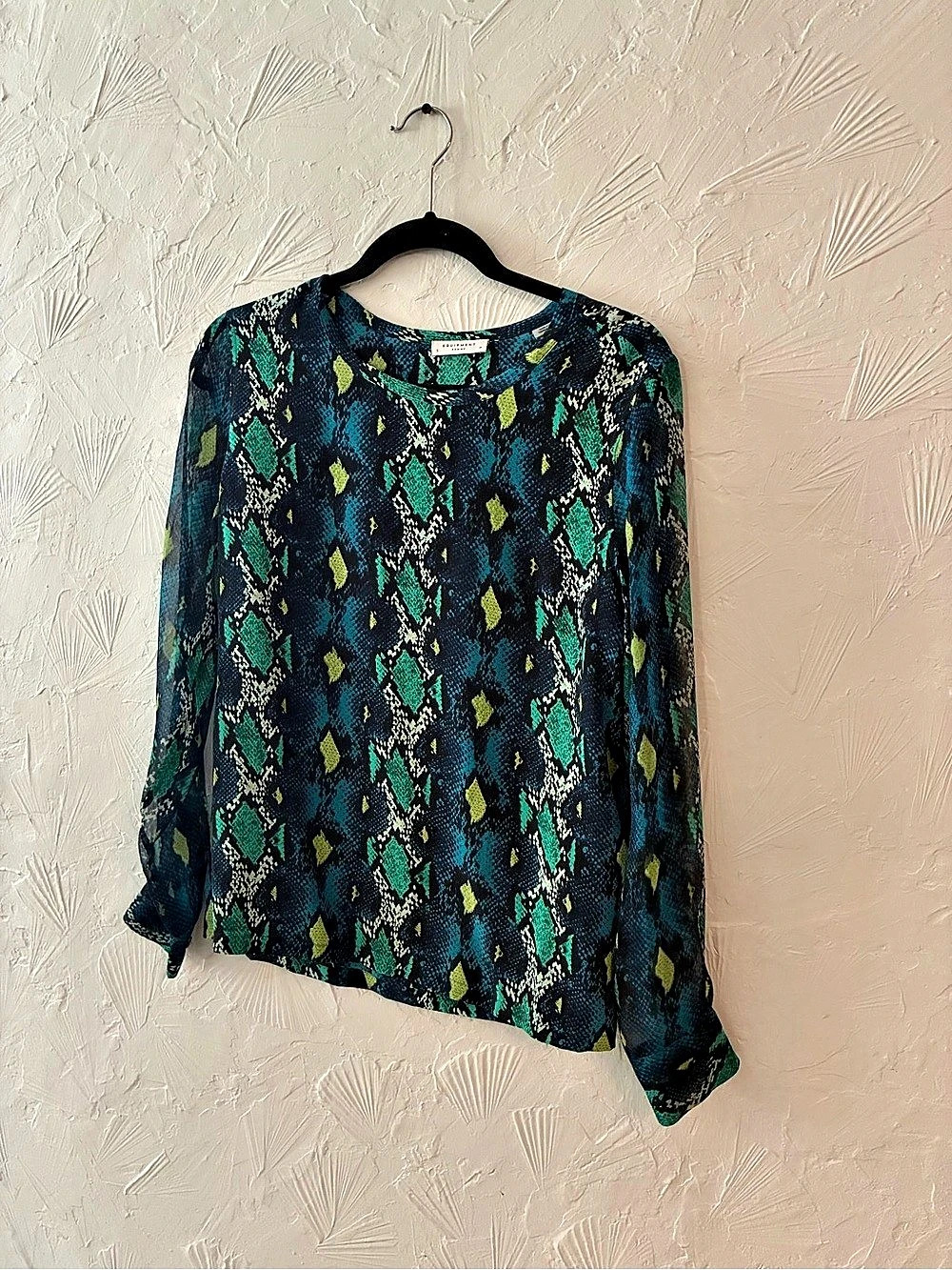 Equipment Geometric snake print Long Sleeve Blouse in Green & Black